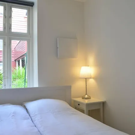 Central, Practical, Free Parking. Ls101 Bergen